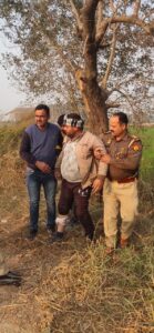 ghaziabad news पुलिस मुठभेड़ में इनामी दबोचा