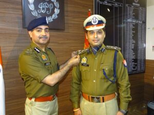 ghaziabad news डीआईजी बनने पर कमिश्नर ने दी बधाई