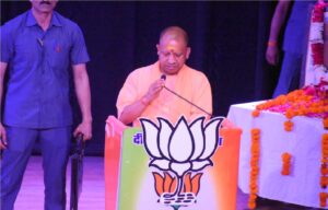गाजियाबाद पहुंचे मुख्यमंत्री योगी अदित्यनाथ