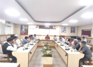 मतगणना दिवस की तैयारियों को लेकर प्रत्याशियों/प्रतिनिधियों के साथ बैठक