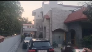 Ghaziabad Crime लोहा कारोबारी के घर में  डेढ़ करोड़ की लूट, घरेलू नौकर पर शक