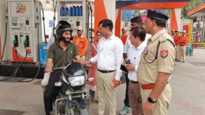 two wheeler सुरक्षित यात्रा के लिए संदेश, नो हेलमेट, नो पेट्रोल
