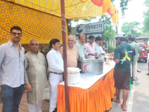 Bhandara in ghaziabad भूखे को खिलाना सबसे बड़ी इबादत: सुधीर अरोड़ा
