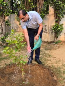 Environmental-protection message ग्रेनो प्राधिकरण के अफसरों का पर्यावरण-संरक्षण संदेश