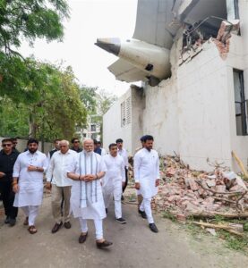 AI-171 plane crash प्रधानमंत्री ने रूपाणी के निधन पर दुख जताया, विमान दुर्घटना पीड़ितों से की मुलाकात