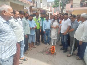 sewer line replacement गाजियाबाद में सीवर लाइन बदलने का काम लगातार जारी