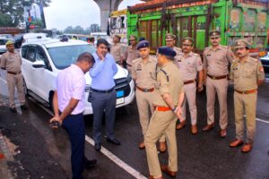 Kanwar Yatra Security कांवड़ यात्रा,  सुरक्षा को लेकर कमिश्नर और जिलाधिकारी ने की समीक्षा