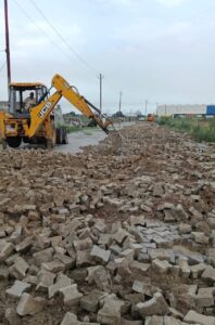 GDA's bulldozer गालन्द में अवैध कालोनी पर चला जीडीए का बुलडोजर