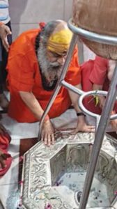 Kavad Yatra दूधेश्वरनाथ मंदिर में सावन के पहले सोमवार को शिव भक्तों का उमड़ा सैलाब
