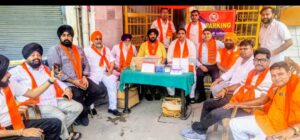 blood donation campमानवता की सेवा, बजरिया के गुरुद्वारा श्री गुरु सिंह सभा में रक्तदान शिविर का आयोजन