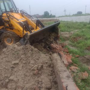 GDA's bulldozer मोदीनगर, अवैध कालोनी पर चला जीडीए का बुलडोजर
