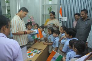 District Magistrate conducted public hearing  जिलाधिकारी ने की जनसुनवाई