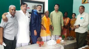 teacher's day special  शिक्षक दिवस पर पूर्व छात्रों ने अपने शिक्षकों का किया सम्मान