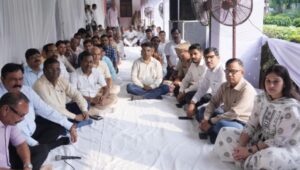 Tribute to Gandhi and Shastri बापू और लाल बहादुर शास्त्री  को याद किया