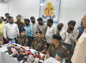 Crime branch inspector arrested ड्रग माफ़िया से लाखों की रिश्वत वसूलते क्राइम ब्रांच इंस्पेक्टर गिरफ्तार