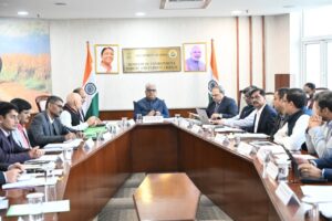 Smart traffic, clean air  नगर आयुक्त ने दिल्ली में पेश किया गाजियाबाद की खुशहाली का रोडमैप