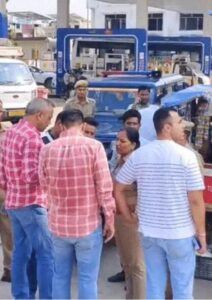cash van looted  एटीएम  कैश वैन लूटी