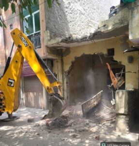 GDA against illegal construction अवैध निर्माण के खिलाफ़ जीडीए,  महरौली और डूब क्षेत्र में अवैध निर्माण ध्वस्त