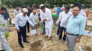 Tree Plantation स्वच्छ पर्यावरण देना हम सभी की जिम्मेदारी:  सुरेंद्र सिंह नागर