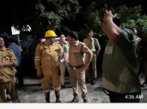 massive fire चार मंजिला इमारत के फ्लैट में भीषण आग, सूझबूझ से बचाई चार लोगों की जान