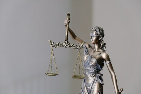 सत्यम पंडित हिस्ट्रीशीटर है, चार थानों में दर्ज हैं 8 मामले