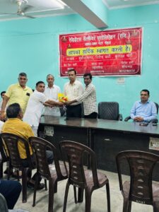ग्रेटर नोएडा प्राधिकरण की टीम पहुंची सेक्टर अल्फा-1