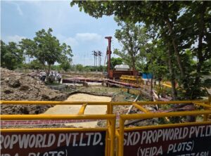 Strict action ग्रेटर नोएडा  कलाधाम सोसाइटी में बच्चे की दर्दनाक मौत पर कड़ा एक्शन,