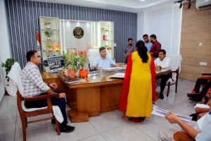 jansunwai  जिलाधिकारी ने सुनीं आमजन की समस्याएं, त्वरित निस्तारण के दिए निर्देश