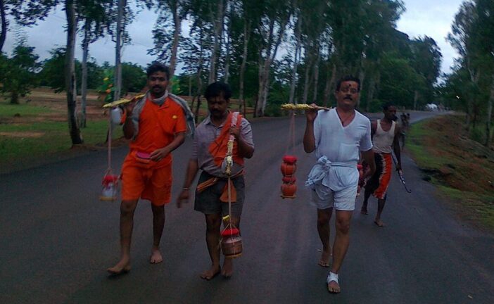 कांवड़ यात्रा के बीच उत्तर प्रदेश, उत्तराखंड और दिल्ली में सुरक्षा हाई अलर्ट पर; लाखों श्रद्धालु कर रहे भगवान शिव का जलाभिषेक