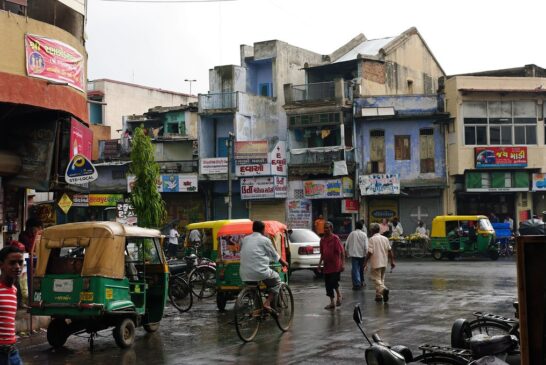 गाजियाबाद में बारिश के बाद ट्रैफिक दबाव बढ़ने की आशंका, कई मार्गों पर सतर्कता जरूरी