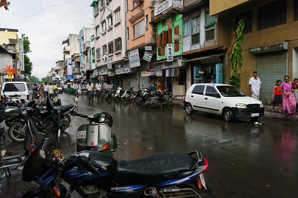 दिल्ली-एनसीआर में बारिश का अलर्ट, उमस से राहत की उम्मीद