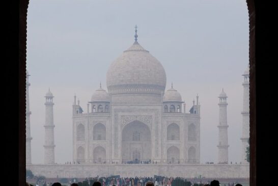 अंधविश्वास और आस्था के कारोबार पर फिर छिड़ी बहस