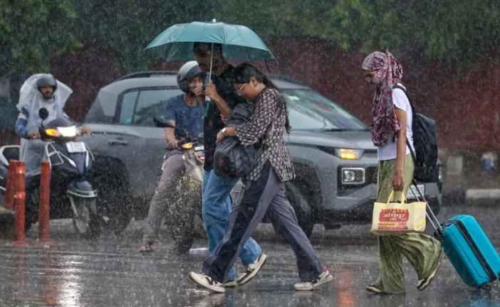 अहम: Aaj Ka Mausam दिल्ली में आज येलो अलर्ट यूपीबिहार में...