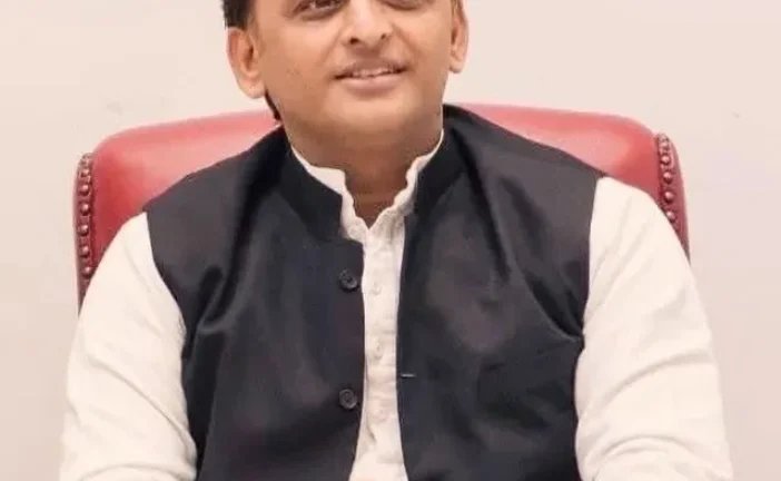 अहम: IAS दिव्या मित्तल के इस्तीफे पर क्या बोले अखिलेश यादव