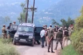 अहम: JK 3 राउंड फायरिंग काली स्कॉर्पियो छोड़ जंगल में भाग...