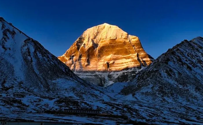 अहम: क्या आज भी कैलाश पर्वत पर मौजूद हैं भगवान शिव जानें ...