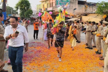 अहम: जयकारों के बीच पुष्पवर्षा कांवड़ियों के स्वागत की तस...