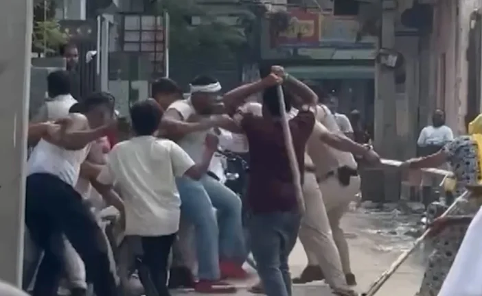 अहम: दिल्ली के भलस्वा डेयरी में पेट्रोलिंग टीम पर हमला