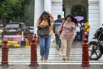 अहम: दिल्लीNCR में तेज हवाओं के साथ हो रही बारिश रेड अलर्...