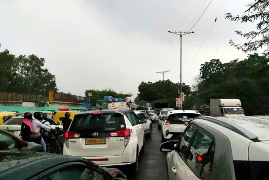 अहम: दिल्लीNCR में मूसलाधार बारिश जलभराव से सड़कों पर रें...
