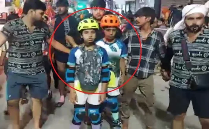 अहम: बाबा की सलामती के लिए स्केटिंग करते कांवड़ लेकर निकल...