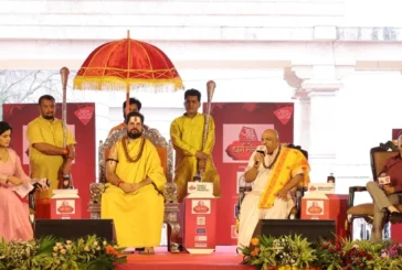 अहम: भस्म आरती में महिलाओं की मनाही क्यों स्वामी सतीशाचार...