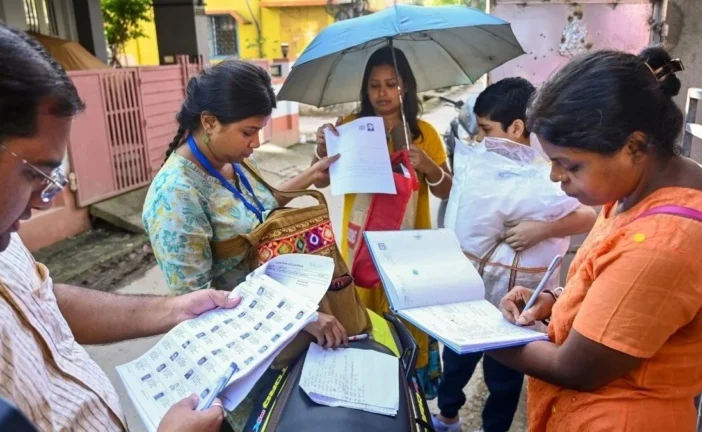 अहम: महाराष्ट्रदिल्ली में SIR की ड्राफ्ट वोटर लिस्ट जारी ...