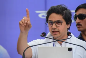अहम: योगी सरकार पर आकाश आनंद का हमला अखिलेश को बताया अंकल