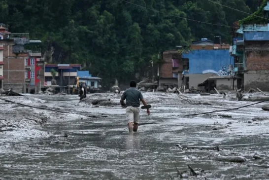 ताजा: 600 के करीब मौतें नेपाल में आई त्रासदी में अब भी 19...
