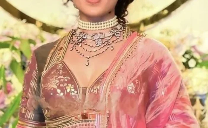 ताजा: Kangana Ranaut Teej Celebration कंगना रनौत ने मनाया...