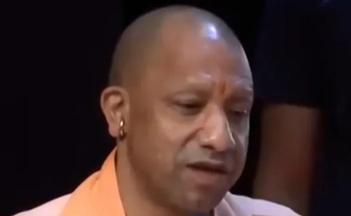 ताजा: National Handloom Day पर CM Yogi का Akhilesh पर हमला