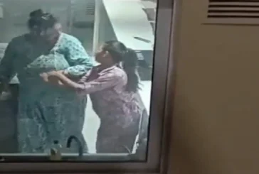 ताजा: करोड़ों के फ्लैट में मालकिन ने मेड को पीटा VIDEO वायरल