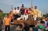 ताजा: कांवड़ियों के स्वागत में चला बुलडोजर लेकिन इस बार ब...
