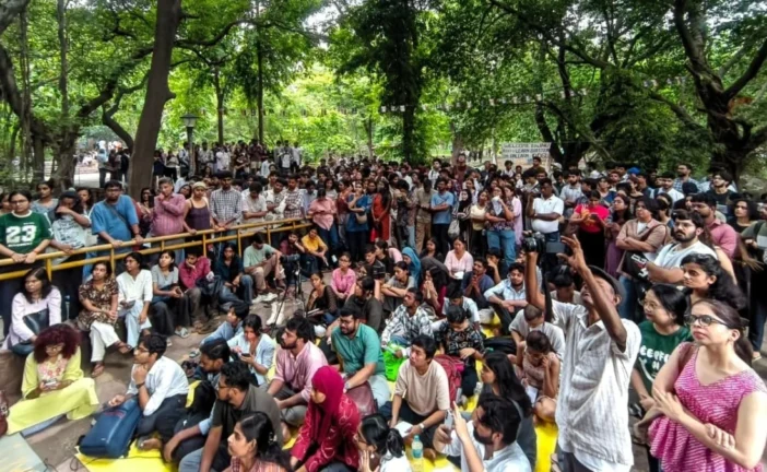 ताजा: जेल के ताले टूटेंगे JNU में लगे उमर खालिद की रिहाई ...